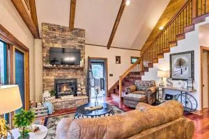 Mountain Cabin with Fire Pit, Walk to Golf and Fishing - Lovill
