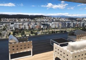 ONE Luxury Suite Super King Bed & Volcano View