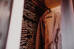 Chambre avec jacuzzi ou Chalets dans les bois