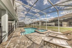 Eight Bedroom House room in Buckthorn Retreat
