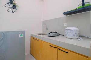 Cozy Studio Bogorienze Resort Apartment By Travelio