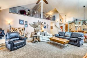 Three Bedroom House room in Warren Wagon House w/ boat dock