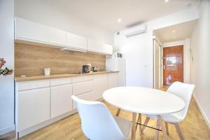 Cannes Heart of town Cozy bright warm & sunny studio by Olam Properties