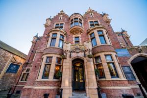 hotelImage