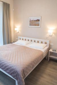 Green Hill Apartments