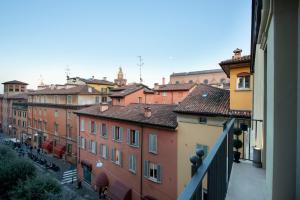 Piazza Galileo, 3/4 Bologna, Italy.