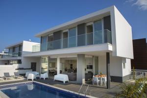 Protaras Olivine Pearl