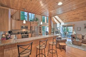Spacious Lake Santeetlah Cottage w Lake Views!