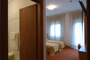 Economy Triple Room room in Hotel Due Ragni