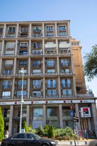 Victoria Avenue Studio