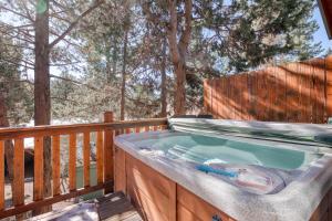 Three Bedroom House room in Bluejay Beauty