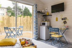 B&B / Chambres d'hotes LES PIEDS DANS L'EAU : photos des chambres
