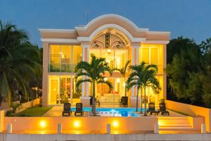 Hermosa mansión en Puerto Aventuras con alberca