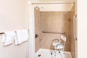 King Room - Mobility Access/Non-Smoking room in Baymont by Wyndham Fort Morgan