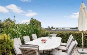 3 Bedroom Lovely Home In Hejls