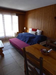 Studio Apartment room in Belcombes
