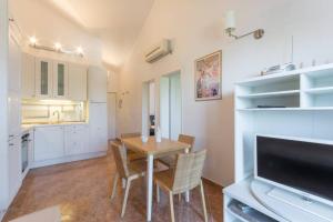 Sutivan seaside apartment