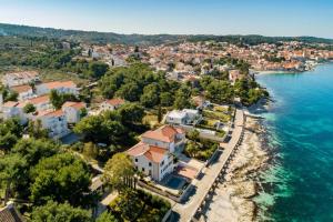 Sutivan seaside apartment