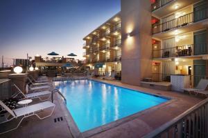 Aquarius Oceanfront Inn