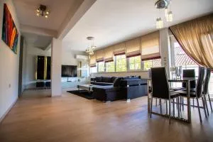 A Stylish Apartment In The Center Of Kastoria - Kastoria