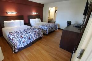 Suite King Room Smoke-Free room in California Inn and Suites Rancho Cordova