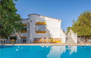 Lovely Home In Tomares With Kitchen