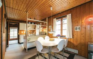 3 Bedroom Amazing Home In Aakirkeby