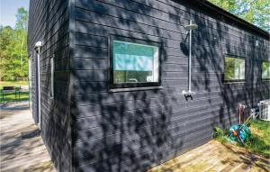 Three-Bedroom Holiday Home In Hojby