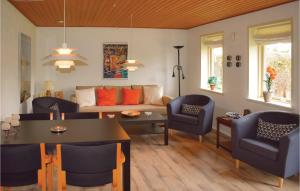 Two-Bedroom Holiday Home In Humble