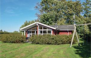 Three-Bedroom Holiday Home In Humble