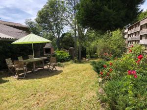 Maisons de vacances Large 100 year old house in lovely walking area : photos des chambres