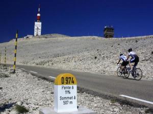 Maisons de vacances Gite de caractere au pied du Mont Ventoux avec piscine couverte : photos des chambres