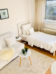 Suite G&auml;stehaus an der Uniklinik, Sch&ouml;nes Apartment mit eigener K&uuml;che und renoviertem Badezimmer Homburg Tyskland