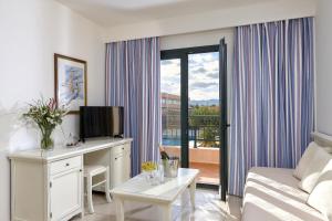 Deluxe Family Suite room in Vasia Resort & Spa