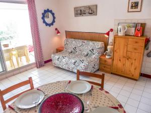 Apartment Aurore-4 by Interhome