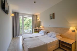 Economy Twin Room with Park View room in Madara Park Hotel