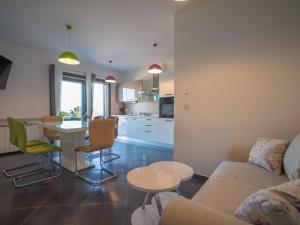 Apartment Damir by Interhome 