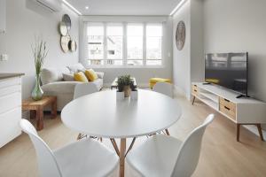 Always Easy I Tabakalera