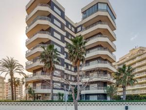 Namas Pleasant Holiday Home in Gandia with Swimming Pool Gandija Ispanija