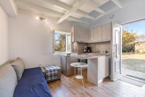 K and B corfustudios