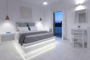 Gaia lux inn Milos Greece