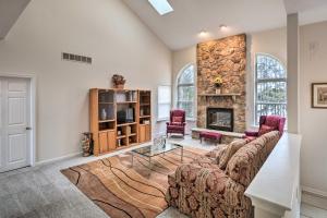 Blue Mtn Lake Family House, Steps to Beach!