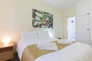 B5 Crawley Apartment 1 BRM & Sleepout near UWA - Nedlands