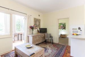 B5 Crawley Apartment 1 BRM & Sleepout near UWA