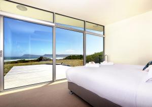 Cloudy Bay Beach House