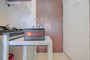 Cozy and Minimalist Studio Apartment @ Mustika Golf Residence By Travelio