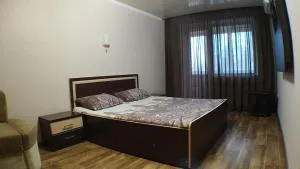 Апартаменты в центре Металлургов 27 KR Apartments - Nowyi Bug