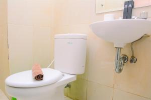 Best Price 2BR Apartment at Northland Ancol Residence By Travelio