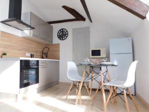 Appartements Appartement tout equipe a 100m du centre Thermal : photos des chambres