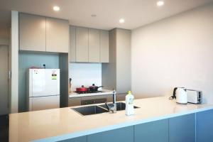 Modern apartment+office w Parking @ Olympic Park